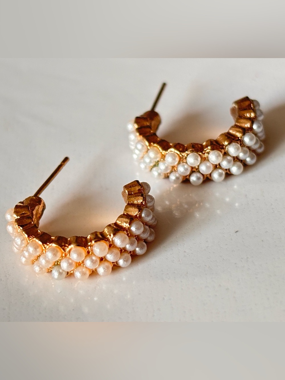 🌷5/25$ Faux PEARLS HOOP gold tone EARRINGS